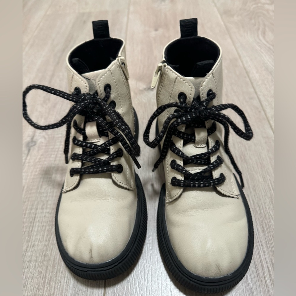 Zara toddler boots. Size 12 (29 in Zara)